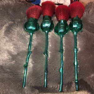 StorybookCosmetics *What’s in a name Rose Brushes*